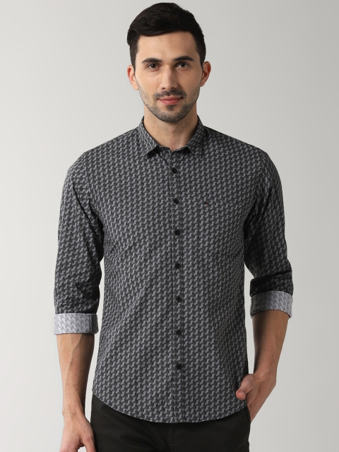 

Peter England Casuals Men Grey & Off-White Slim Fit Printed Casual Shirt