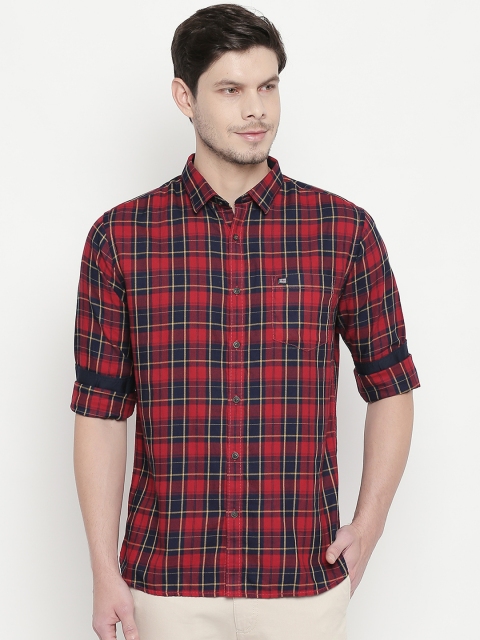 

BYFORD by Pantaloons Men Red & Black Slim Fit Checked Casual Shirt