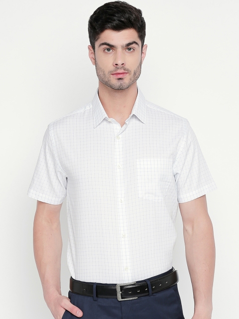 

RICHARD PARKER by Pantaloons Men White Regular Fit Checked Formal Shirt