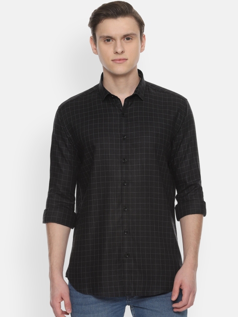 

V Dot Men Black Slim Fit Checked Casual Shirt