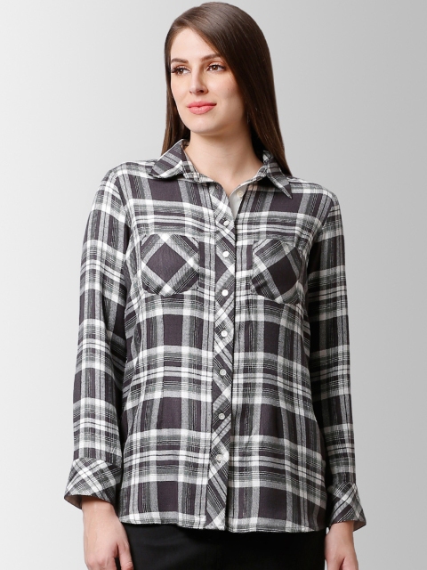 

FableStreet Women Grey & White Regular Fit Checked Casual Shirt