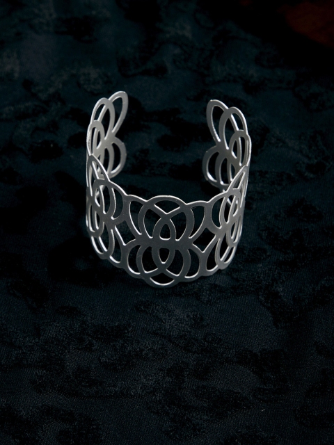 

Classic Patterned Silver-Toned Cuff Bracelet
