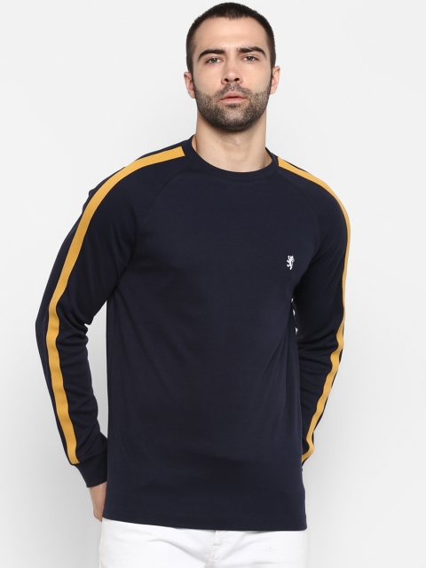

Red Tape Men Navy Blue Solid Round Neck T-shirt