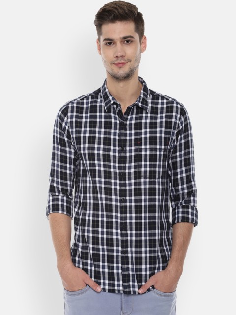 

People Men Navy Blue Regular Fit Checked Casual Shirt