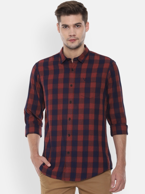 

Solly Jeans Co. Men Brown & Navy Blue Regular Fit Checked Casual Shirt