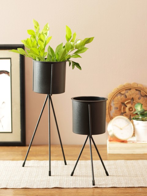 

Living Essence Set of 2 Black Floor Planters With Stand