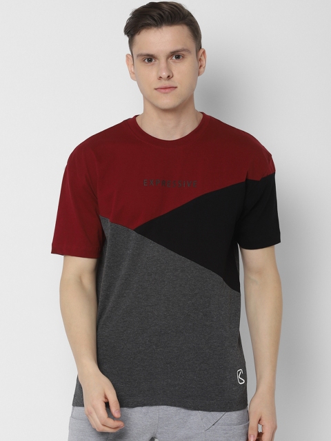 

SKULT by Shahid Kapoor Men Maroon & Black Colourblocked Round Neck T-shirt
