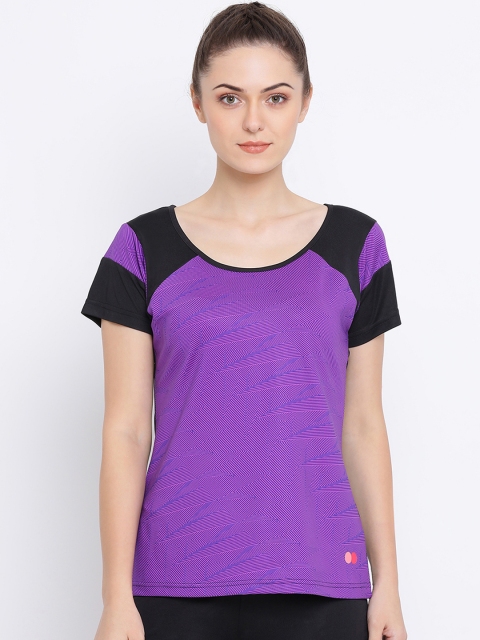 

Clovia Women Purple & Black Slim Fit Printed Active -Wear Round Neck T-shirt
