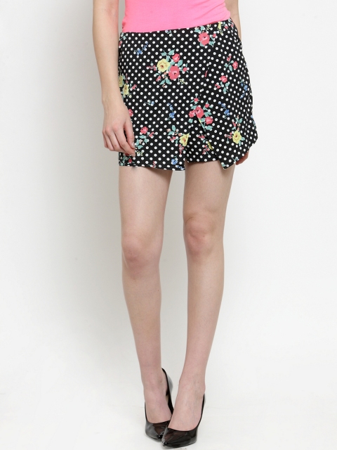 

Purple State Women Black Printed Regular Fit Hot Pants