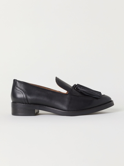 

Tasselled loafers, Black