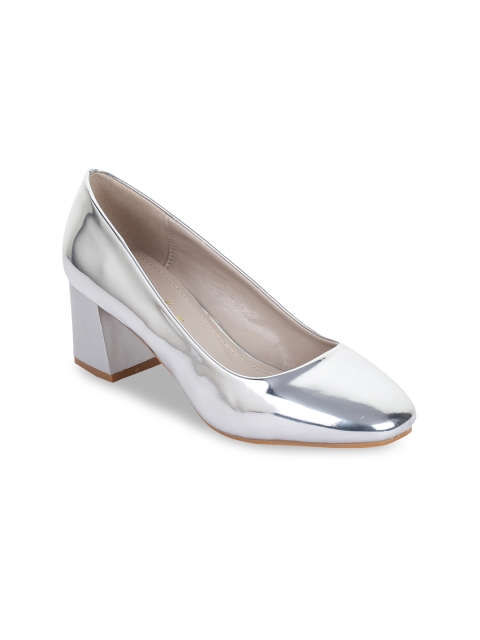 

Bruno Manetti Women Silver-Toned Solid Pumps
