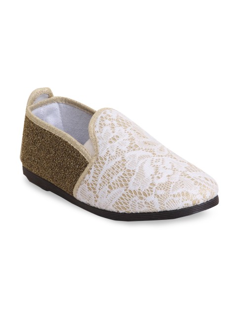 

SCENTRA Women Gold-Toned Slip-On Sneakers