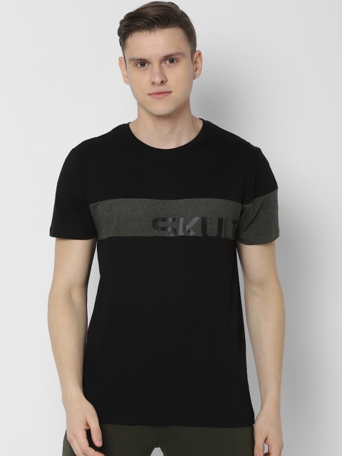 

SKULT by Shahid Kapoor Men Black Printed Round Neck T-shirt