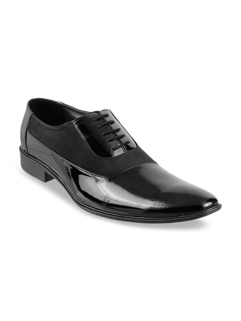

Mochi Men Black Solid Leather Formal Oxfords