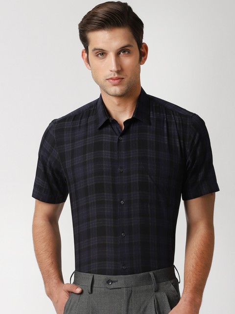 

Peter England Men Navy Blue Regular Fit Checked Formal Shirt