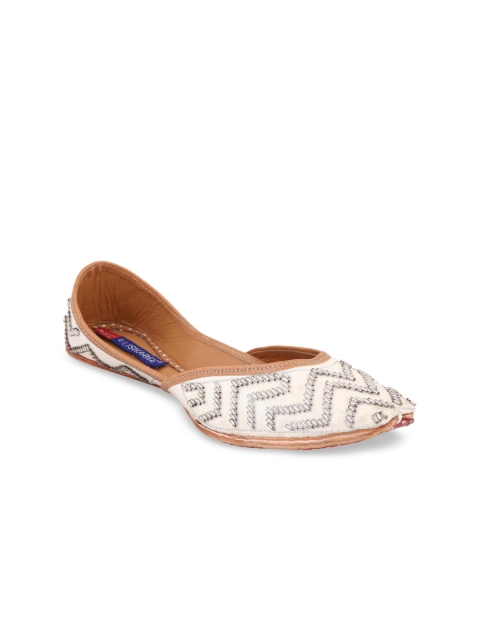 

MSC Women White Textured Leather Mojaris