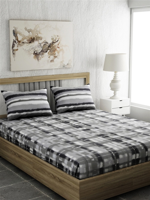 

EverHOME Grey Geometric 144 TC Cotton 1 Queen Bedsheet with 2 Pillow Covers