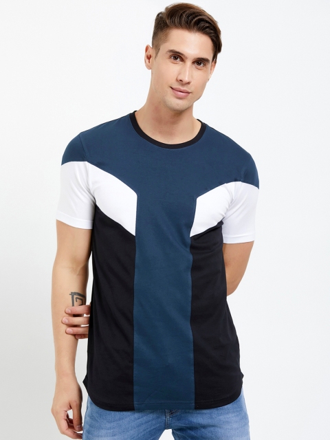 

Maniac Men Navy Blue & White Colourblocked Round Neck T-shirt