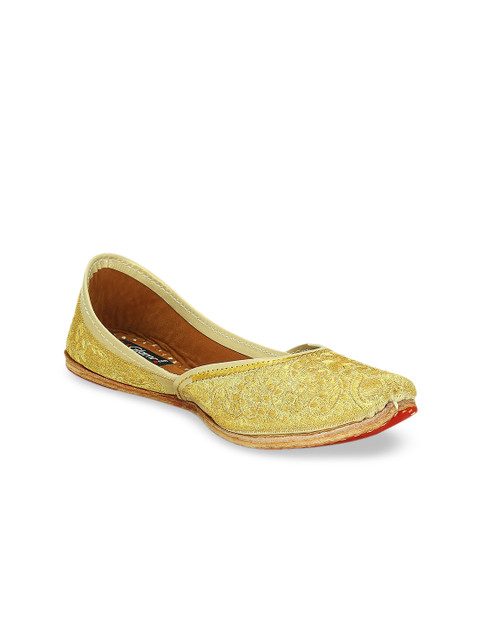 

Get Glamr Women Gold-Toned Woven Design Mojaris