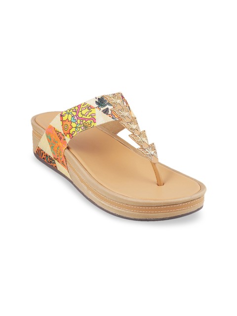 

Metro Women Beige Printed Sandals