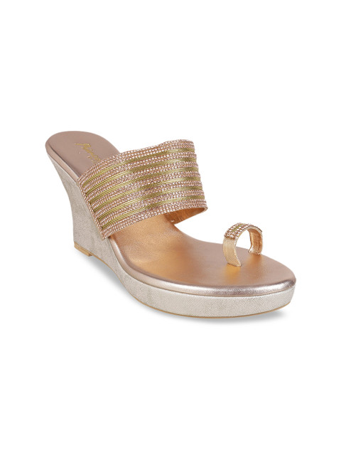 

Metro Women Beige Solid Sandals