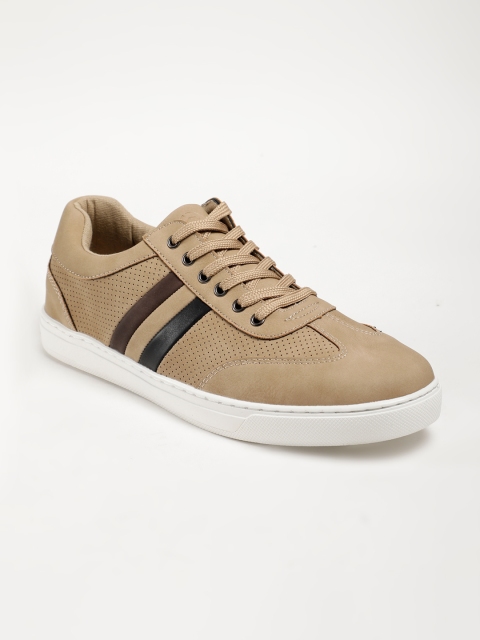 

LOCOMOTIVE Men Beige Sneakers