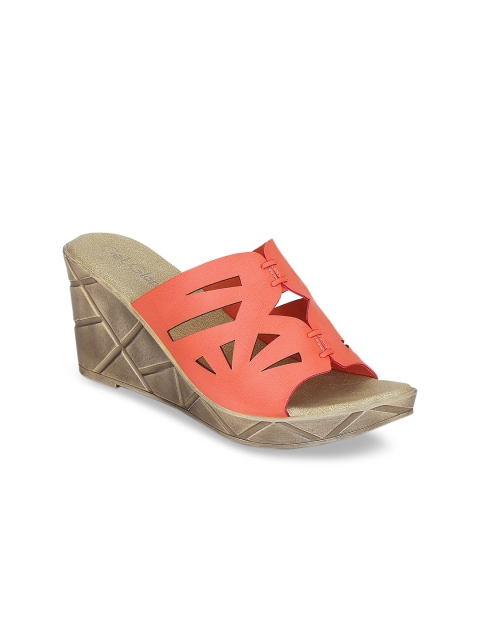 

Get Glamr Women Pink Solid Heels