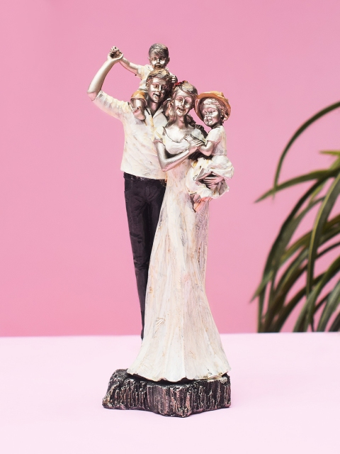 

Archies Unisex Silver and Bronze Happy Family Showpiece