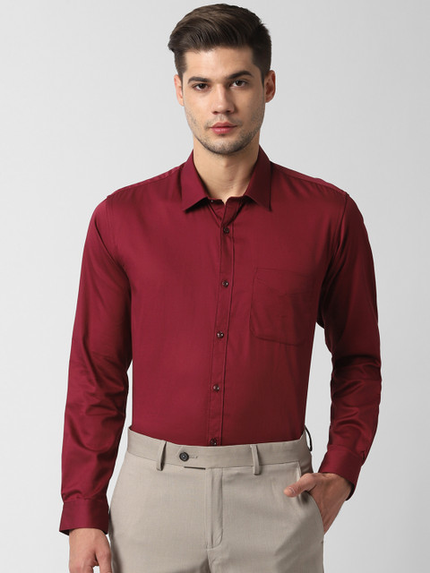 

Peter England Men Maroon Regular Fit Solid Formal Shirt