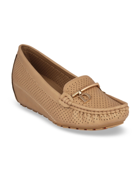 

pelle albero Women Beige Solid Pumps