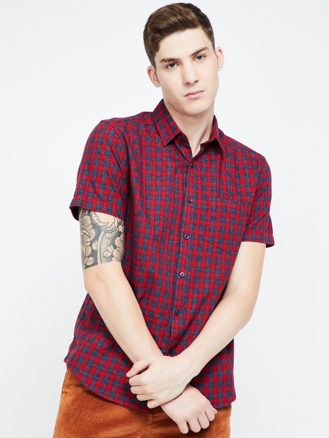 

CODE by Lifestyle Men Red & Navy Blue Regular Fit Checked Casual Shirt