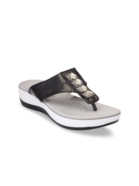 

pelle albero Women Black Solid Sandals