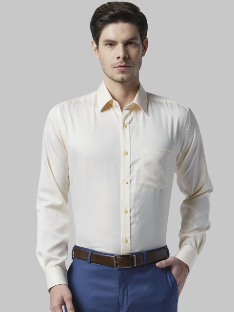 

Park Avenue Men Yellow Regular Fit Solid Formal Shirt
