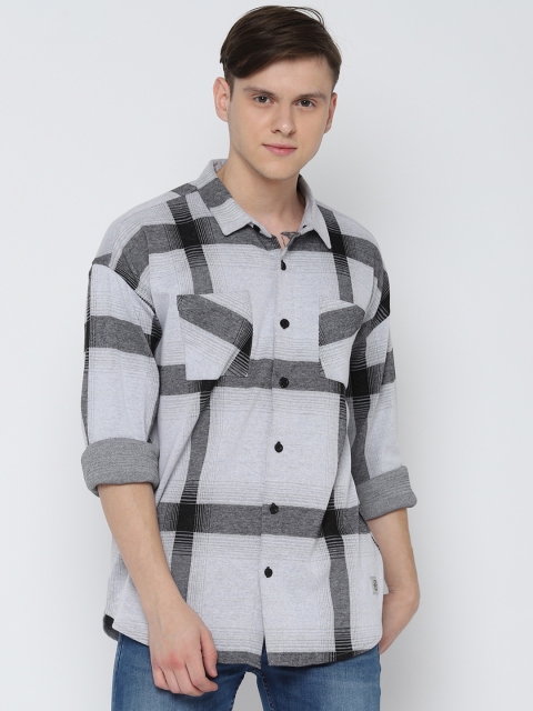 

SKULT by Shahid Kapoor Men Grey & Black Regular Fit Checked Casual Shirt