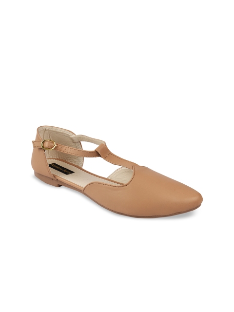 

WOMENS BERRY Women Tan Solid Ballerinas