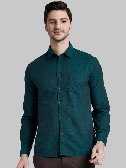 

Parx Men Green Slim Fit Solid Casual Shirt