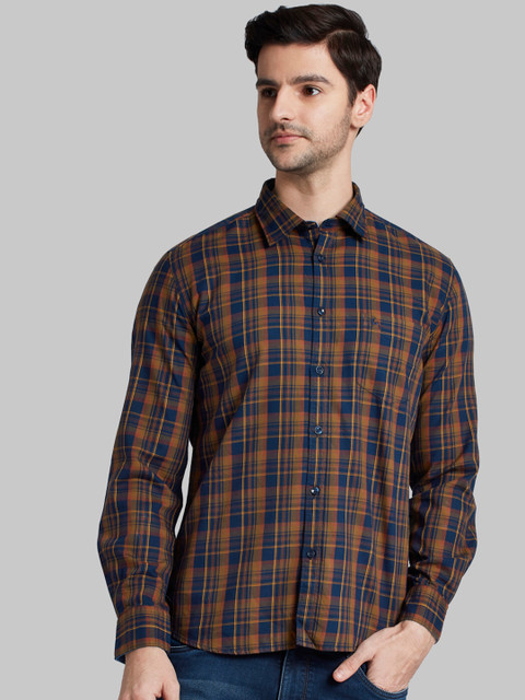 

Parx Men Brown & Navy Blue Slim Fit Checked Casual Shirt