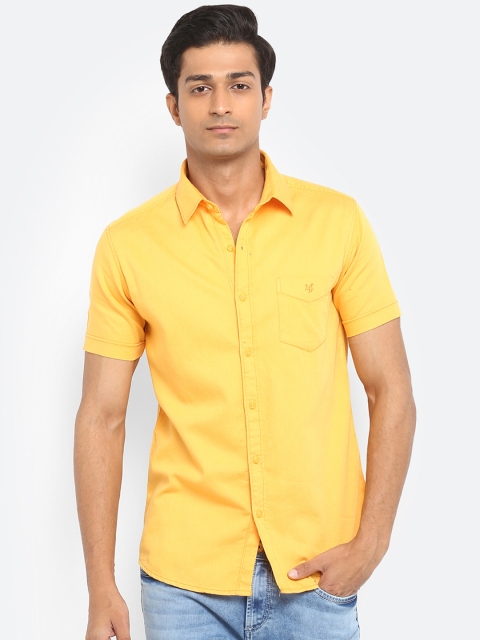 

Mufti Men Yellow Slim Fit Solid Casual Shirt