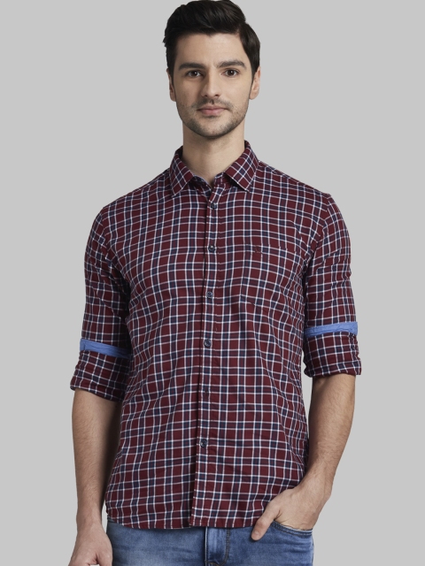 

Parx Men Maroon & Blue Slim Fit Checked Casual Shirt