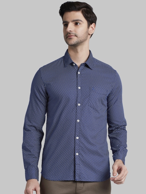 

Parx Men Blue & White Slim Fit Printed Casual Shirt