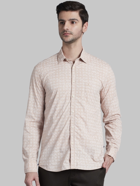 

Parx Men Tan Slim Fit Checked Casual Shirt