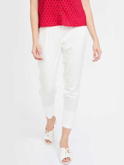 

Melange by Lifestyle Women Off-White Regular Fit Solid Cigarette Trousers