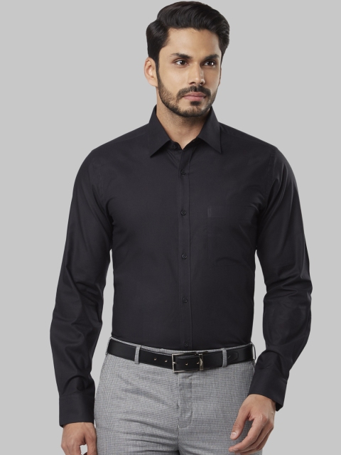 

Raymond Men Black Regular Fit Solid Formal Shirt