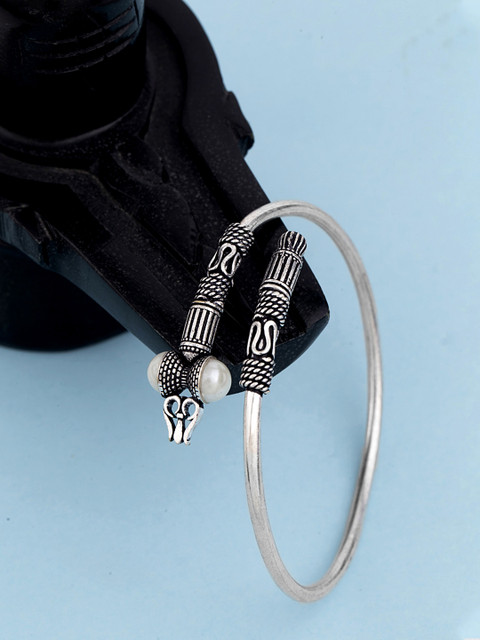

Dare by Voylla Men Silver-Toned Brass Silver-Plated Oxidised Kada Bracelet