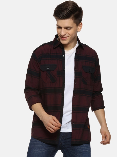 

Campus Sutra Men Maroon & Black Regular Fit Checked Casual Shirt