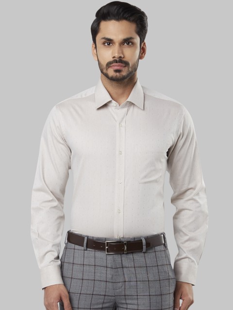 

Raymond Men Brown Regular Fit Solid Formal Shirt