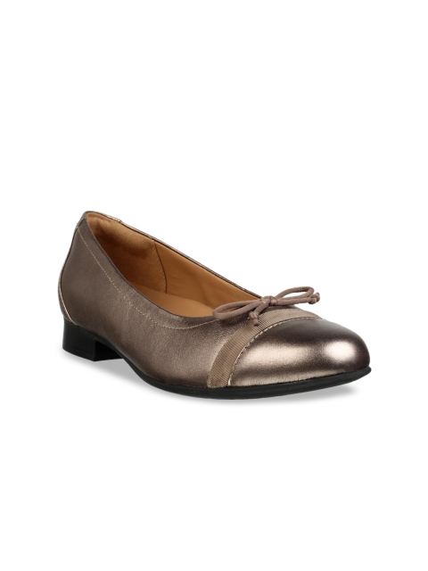 

Clarks Women Gun-Metal Toned Solid Leather Ballerinas, Grey