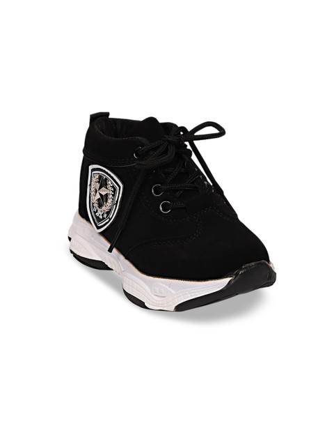 

Walktrendy Kids Black Solid Mid-Top Sneakers