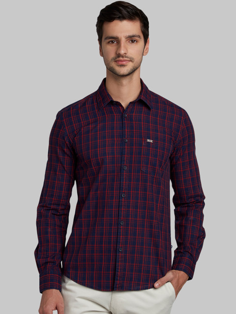 

Parx Men Navy Blue & Red Slim Fit Checked Casual Shirt