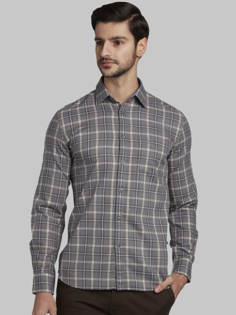 

Parx Men Grey & Off-White Slim Fit Checked Casual Shirt